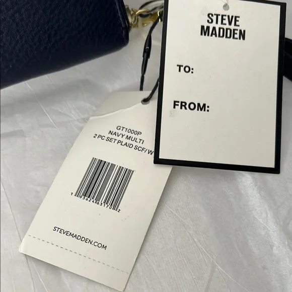 Steve Madden Blue Wallet Sleek Textured Design - Picture 3 of 8